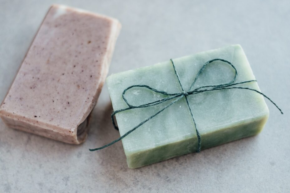Découvrez les bienfaits du savon au lait d'ânesse pour une peau saine — free download